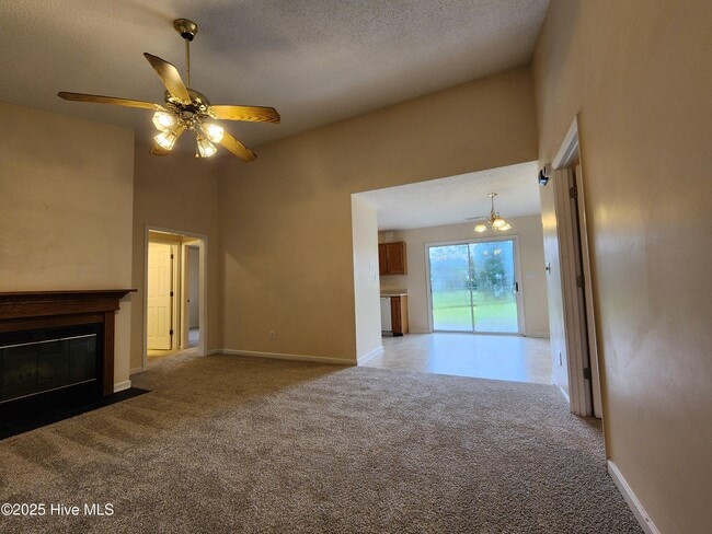 Building Photo - 405 Alec Ct