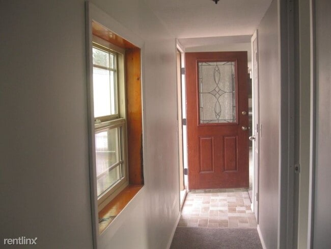 Building Photo - 3308 Lower River Rd