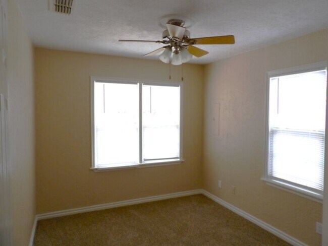 Foto del edificio - 207 NW 10th Street Unit B