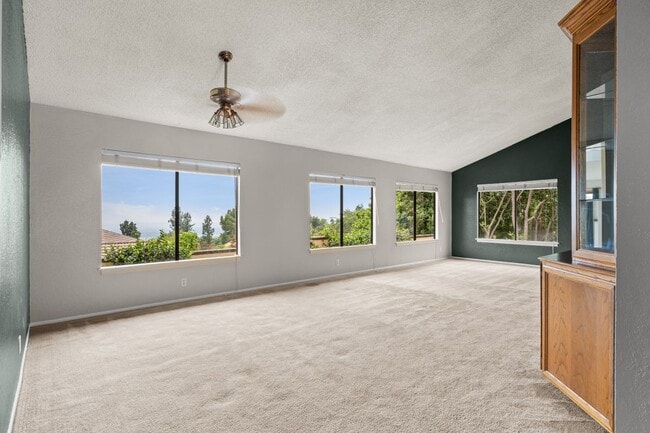 Building Photo - 3825 Skycrest Dr