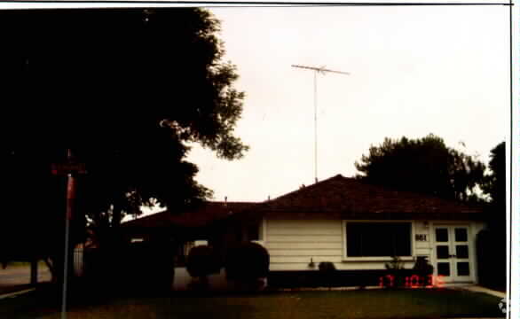 Foto del edificio - 851 Ivywood Dr