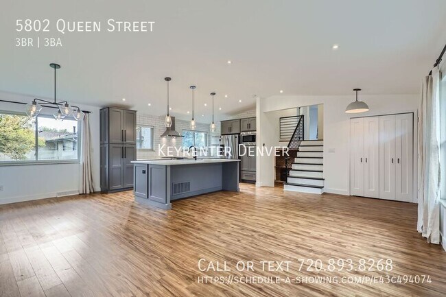 Foto del edificio - Stunning 3-Bed Home with Modern Finishes n...