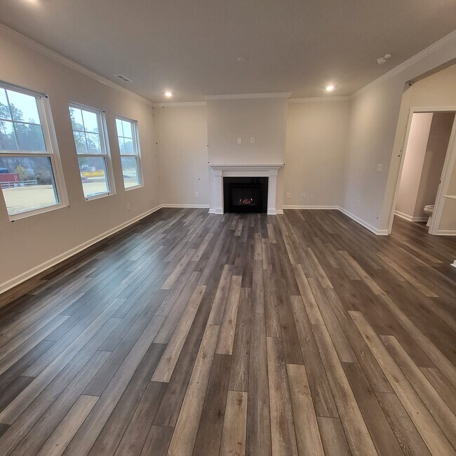 Building Photo - 1005 Sora Wy