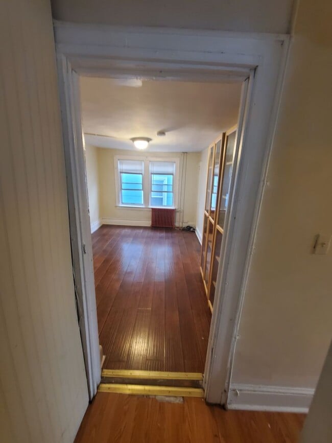 Building Photo - 38 Division St