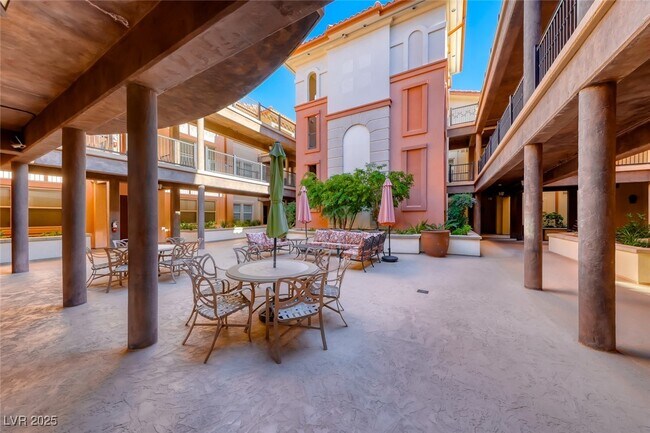 Foto del edificio - 64 Strada Principale