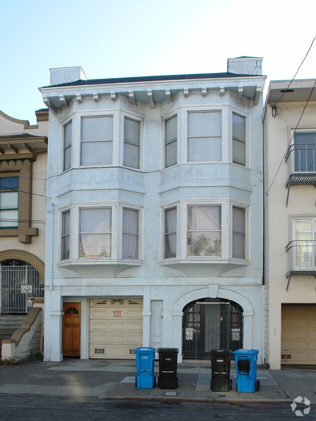 Primary Photo - 638 5th Ave