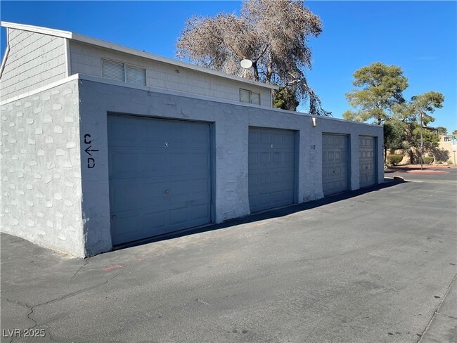 Foto del edificio - 5187 Greene Ln