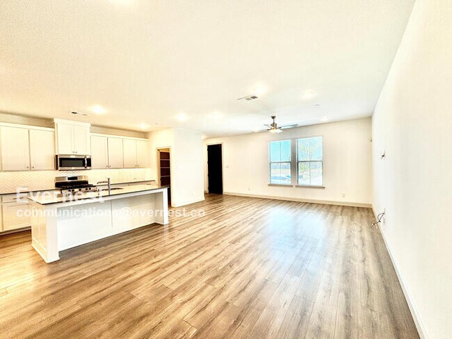 Foto del edificio - 2848 Bluejack Rd
