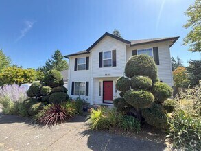 Building Photo - 5310 SW 152nd Ct