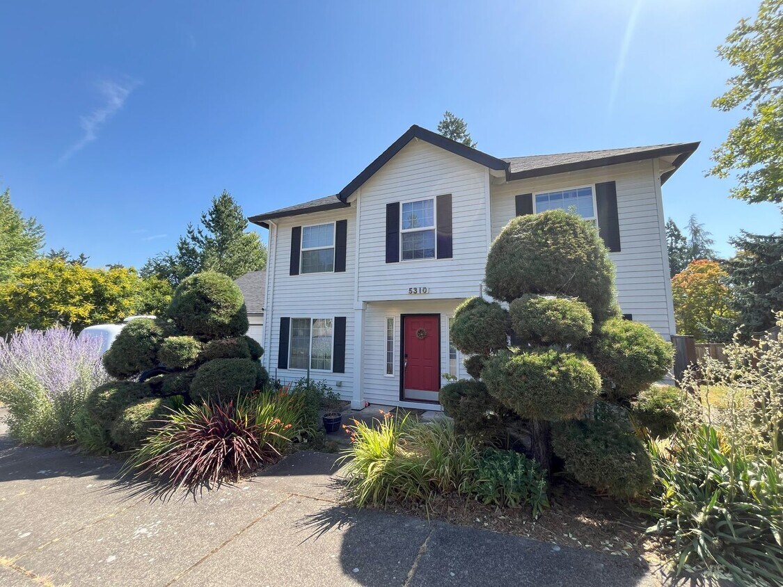 Foto principal - Stylish 3-Bedroom Home with Spacious Layou...