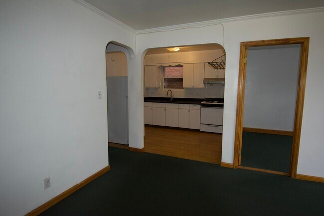 Building Photo - 7510 Woodside Ave