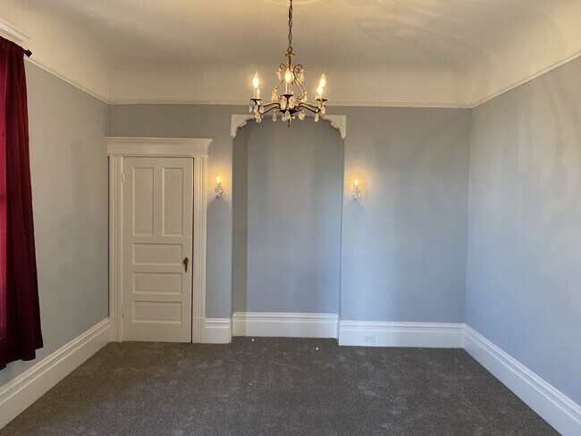 Building Photo - 2 Bedroom, 1 Bath Plus Office