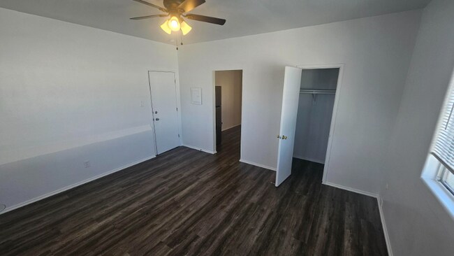 Building Photo - 235 E Anaheim St
