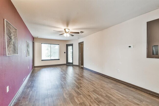 Building Photo - 529 Southwest Pkwy
