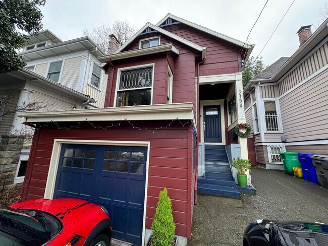 Photo - 2154 NW Everett St Apartment
