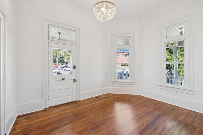 Foto del edificio - 911 S High St