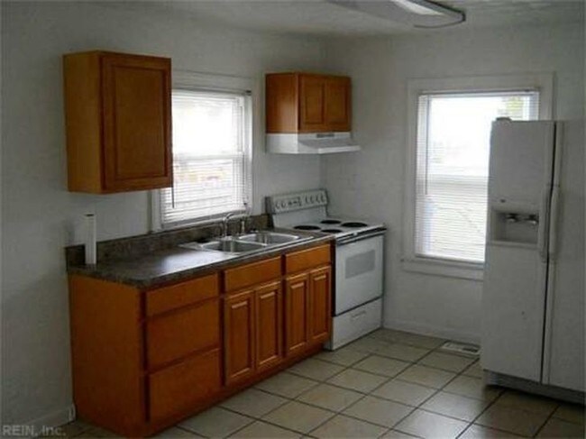 Foto del edificio - 1300 Berkley Ave Ext