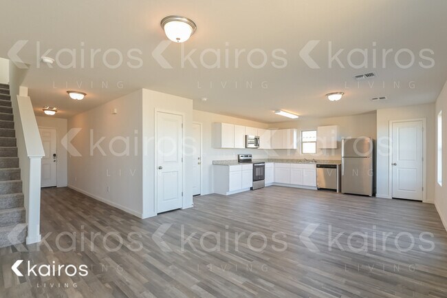 Building Photo - 3707 E Koval Drive