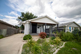 Building Photo - 40 Dow Rd