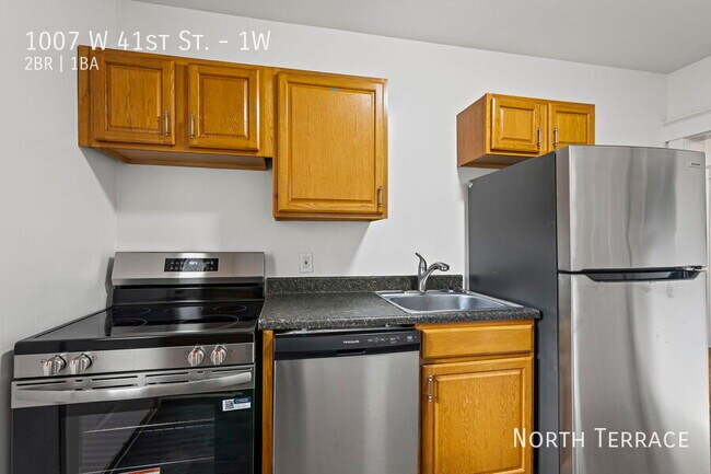 Foto del edificio - 1007 W 41st St