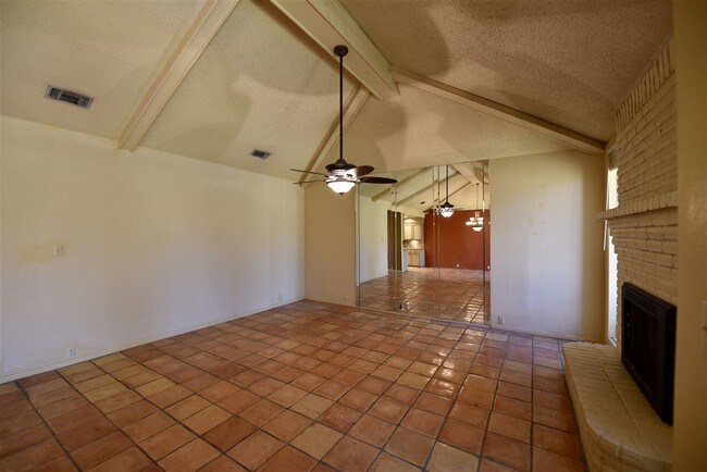 Foto del edificio - 112 Hackberry Ln
