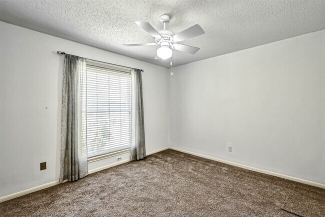 Foto del edificio - 2922 Lakefield Way
