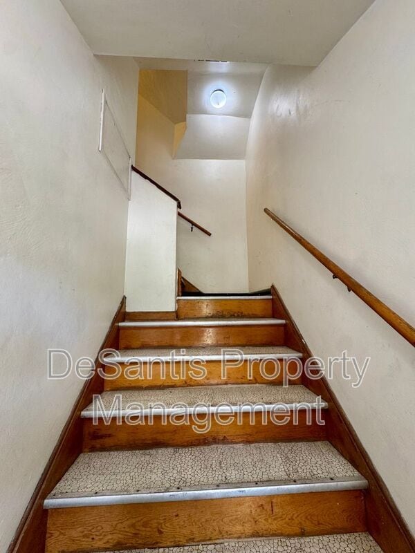 Building Photo - 212 N Highland Ave