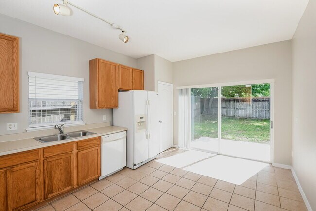 Building Photo - 10531 Leader Ln