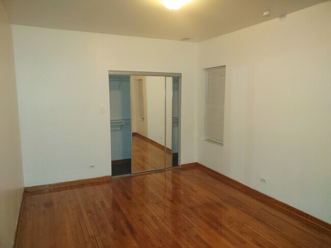 Building Photo - 7310 S Yates Blvd