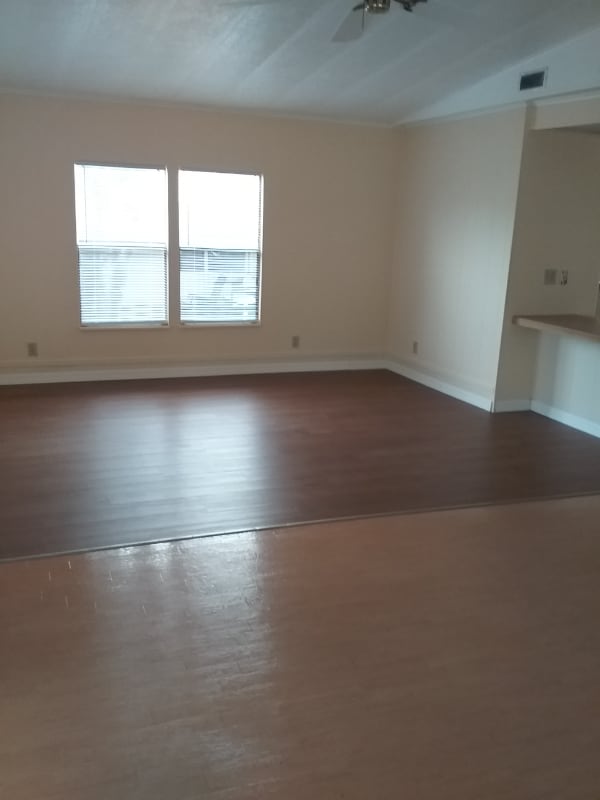 Foto del edificio - 156 Pinewood Terrace
