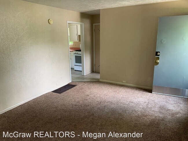 Building Photo - 1 br, 1 bath House - 817 1/2 E 8th