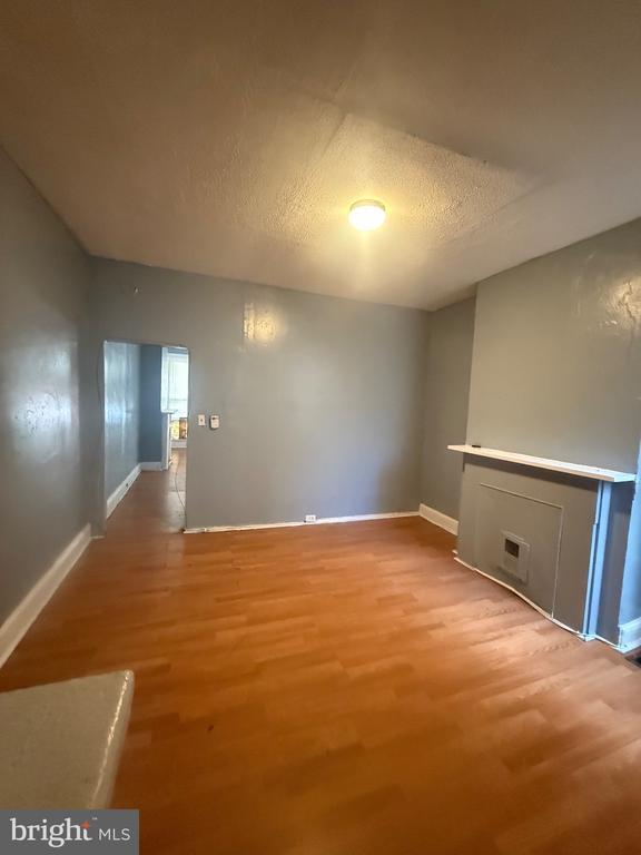 Foto del edificio - 2221 Wilkens Ave