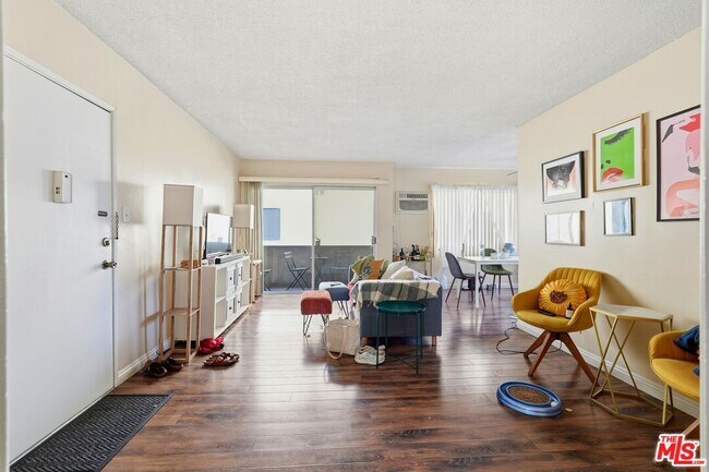 Foto del edificio - 1475 S Wooster St