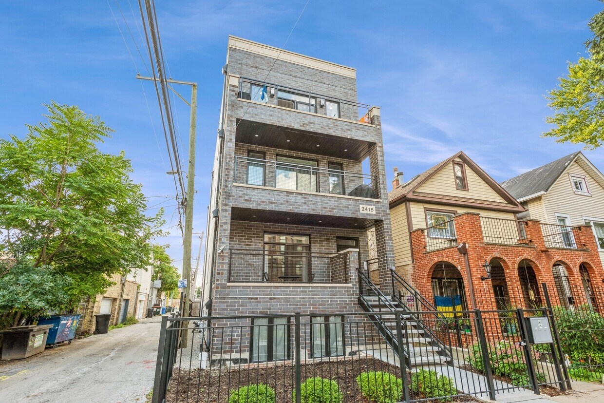 Primary Photo - 2415 W Cortez St