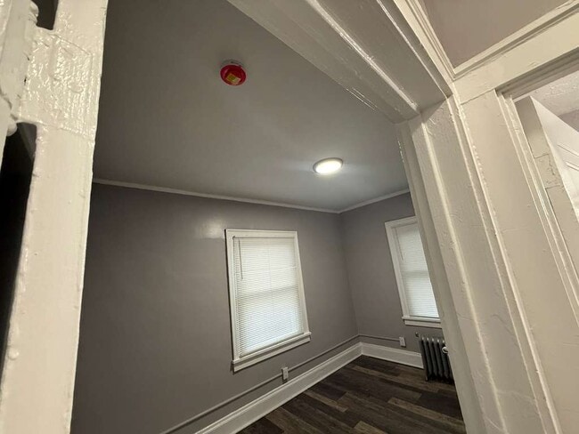 Building Photo - 392 E 147th St