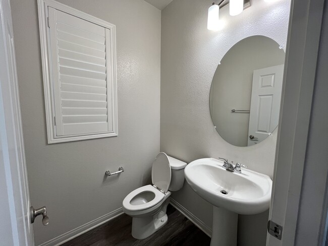 Foto del edificio - 11830 Genoa Wy