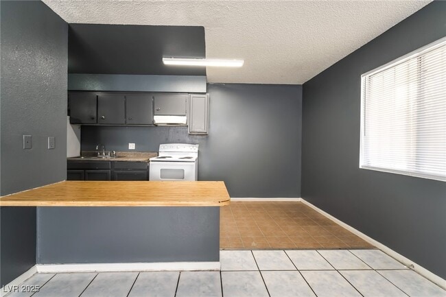 Foto del edificio - 833 N Bruce St