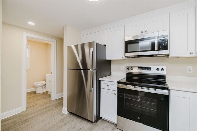 Foto del edificio - 687 Washington St