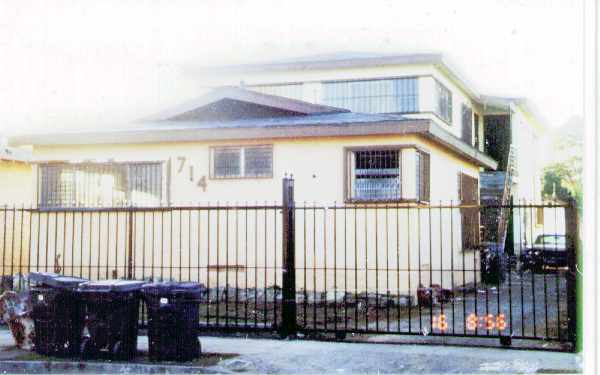 Building Photo - 714 E 48th St