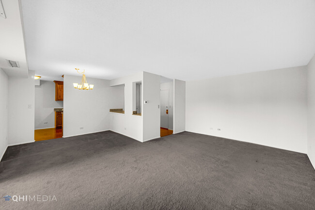 Building Photo - 111 S Baybrook Dr