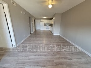 Building Photo - 1818 Glenn St SW