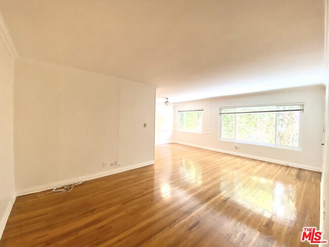 Building Photo - 16520 Sunset Blvd