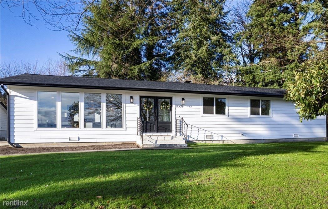 Primary Photo - 9509 Silverdale Loop Rd NW