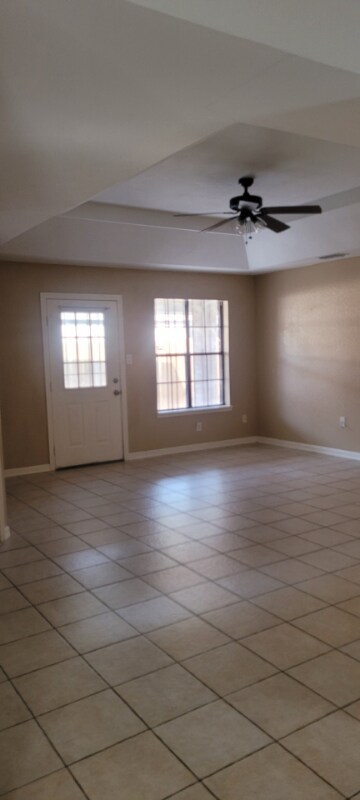 Foto del edificio - 1900 Lark Ave