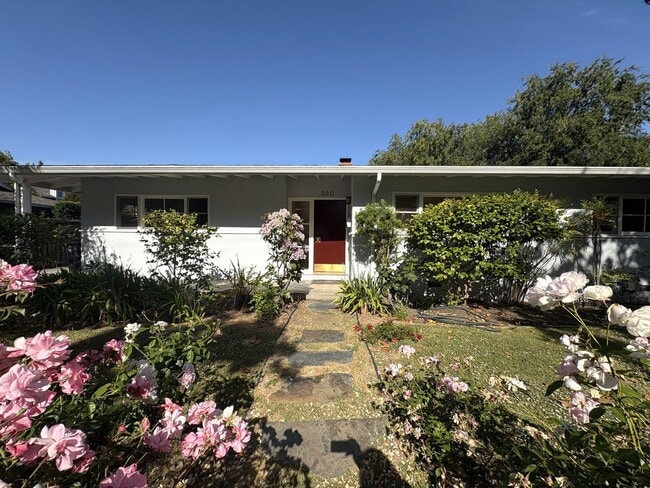 Building Photo - Charming 4-Bedroom Palo Alto Home with ADU...