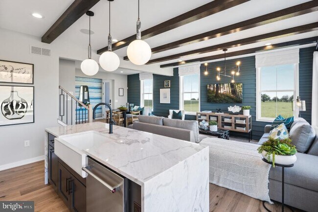 Foto del edificio - 707 Juniper Ct