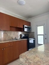 Building Photo - 890 NW 45th Ave