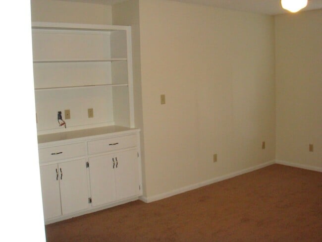Building Photo - 1455 Green St