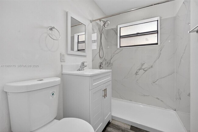 Foto del edificio - 3265 Virginia St