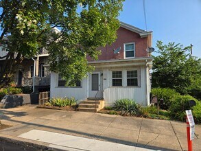 Building Photo - 839 E Walnut St
